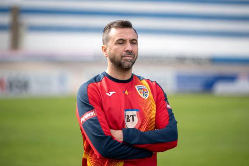 Federația Română de Fotbal a anunțat că fostul internațional Lucian Sânmărtean (43 de ani) este noul secund al lui Daniel Pancu (45 de ani) pe banca selecționatei U21 a României.
Foto: frf.ro