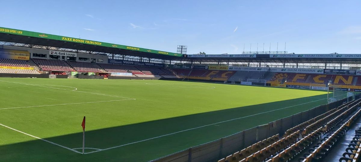 Gazonul arenei lui Nordsjaelland, „Right to Dream Park”, arată impecabil