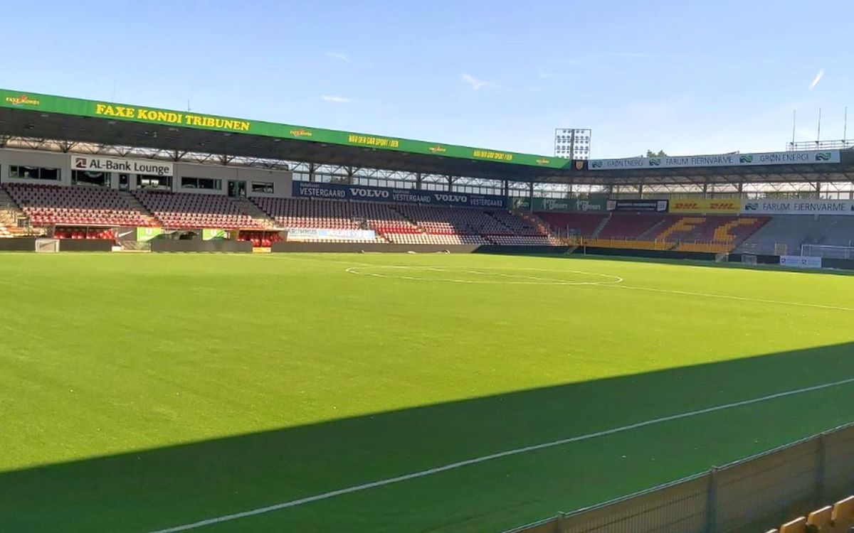 Gazonul lui Nordsjaelland, impecabil » Imagini de pe arena pe care FCSB speră să obțină calificarea în play-off-ul Conference League