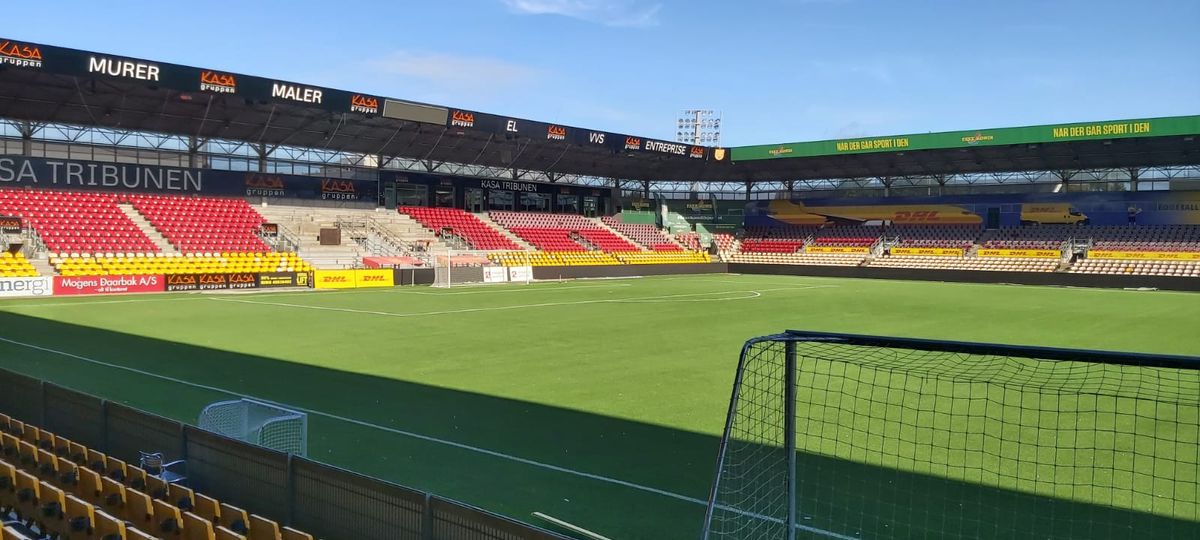 Gazonul lui Nordsjaelland, impecabil » Imagini de pe arena pe care FCSB speră să obțină calificarea în play-off-ul Conference League
