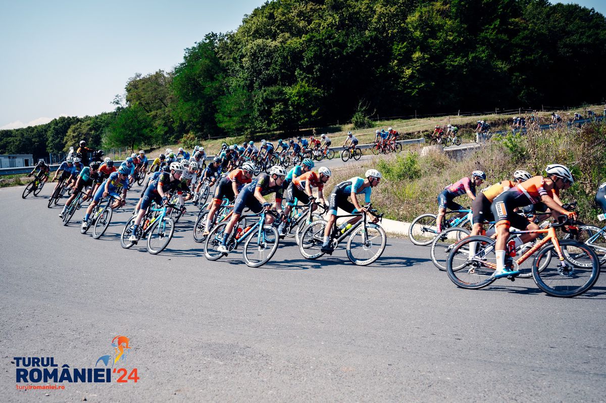S-a schimbat liderul în Turul României » Ce s-a întâmplat în etapa a II-a din „Micla Buclă” + start din Sibiu pentru o nouă zi caniculară