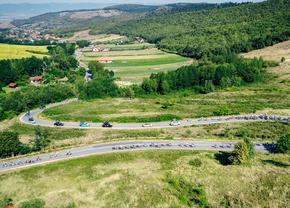 S-a schimbat liderul în Turul României » Ce s-a întâmplat în etapa a II-a din „Micla Buclă” + start din Sibiu pentru o nouă zi caniculară