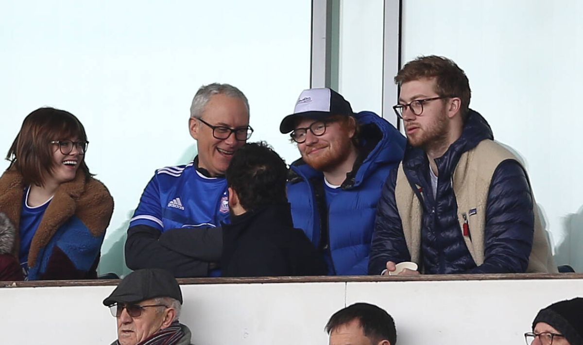 Ed Sheeran a devenit acționar minoritar la Ipswich Town. Este și sponsor al echipei