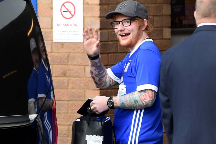 Ed Sheeran în tricoul lui Ipswich Town / Foto: Imago