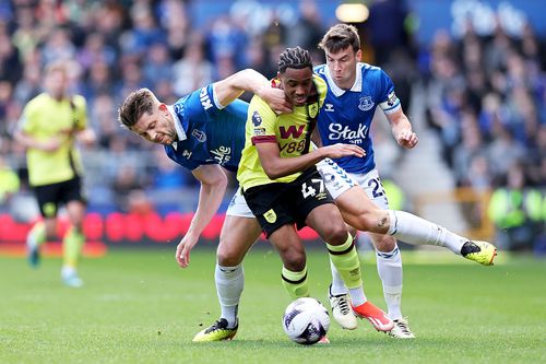 Wilson Odobert, la balon, într-un meci cu Everton // foto: Guliver/gettyimages