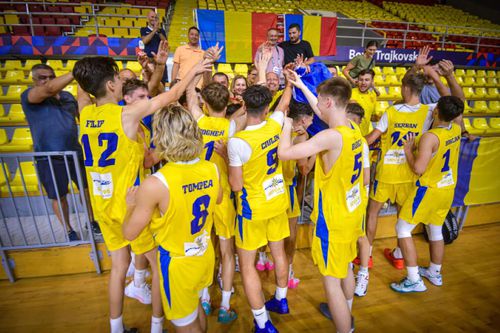 Echipa națională U16 a României, bucurie după meciul cu Suedia Foto: FIBA