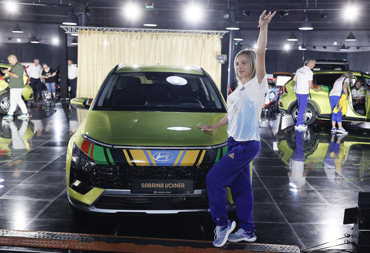 David Popovici a părăsit salonul auto de la Otopeni cu două automobile de la Țiriac: „Am venit doi oameni cu o mașină, plecăm cu trei!”