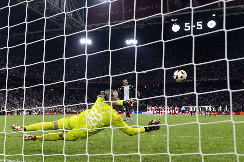 Ajax s-a calificat dramatic în play-off-ul Europa League, învingând Panathinaikos la loviturile de departajare. S-au executat nu mai puțin de 34 penalty-uri! / foto: Imago