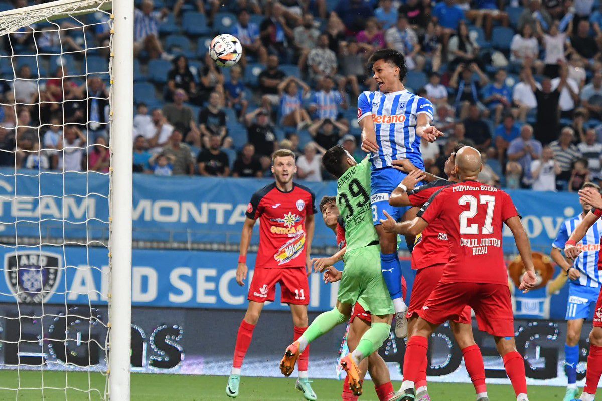 Universitatea Craiova - Gloria Buzău 5-1 » Nou-promovata, DEMOLATĂ în Bănie! Alb-albaștrii vor încheia etapa pe primul loc