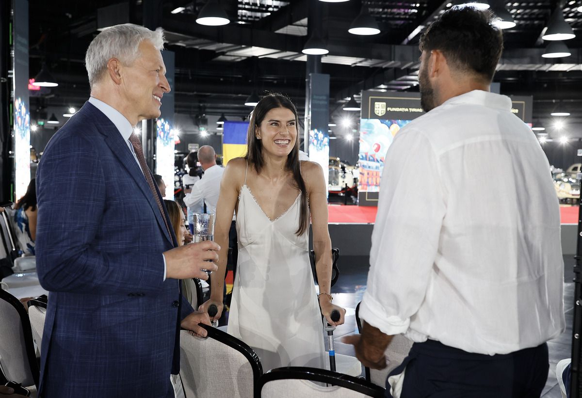 David Popovici a spus de ce nu mai conduce mașinile-cadou primite de la Ion Țiriac