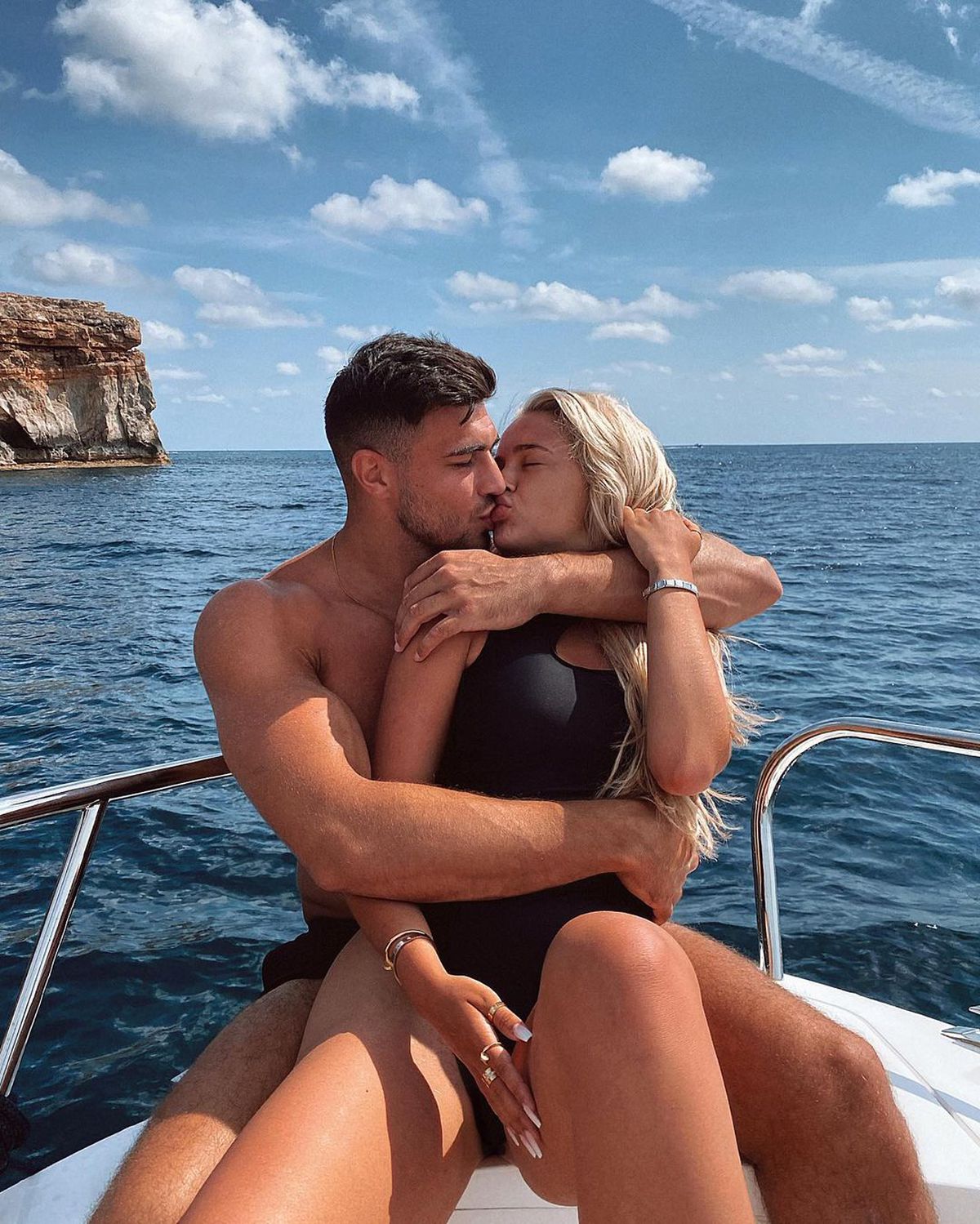 Boxerul Tommy Fury, părăsit de influencerul Molly-Mae Hague. Foto: Instagram