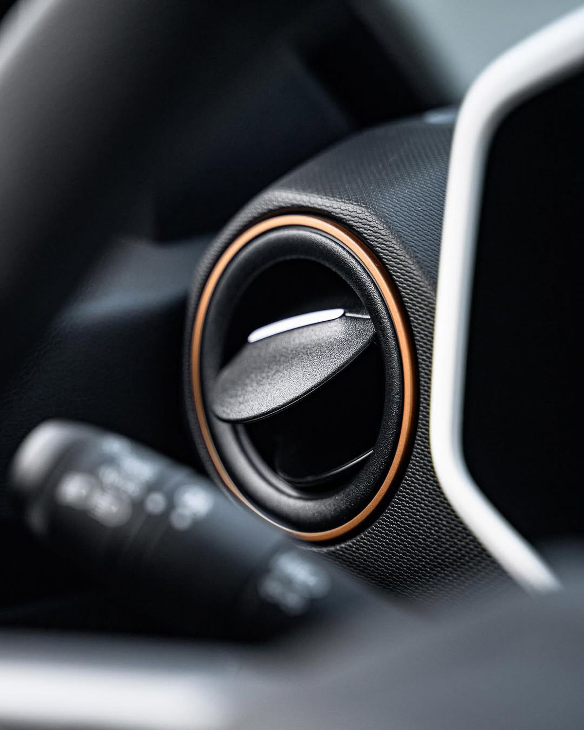 Situație neașteptată: Dacia a vândut o singură mașină Spring în iulie! Blocarea programului Rabla a „înghețat” vânzările