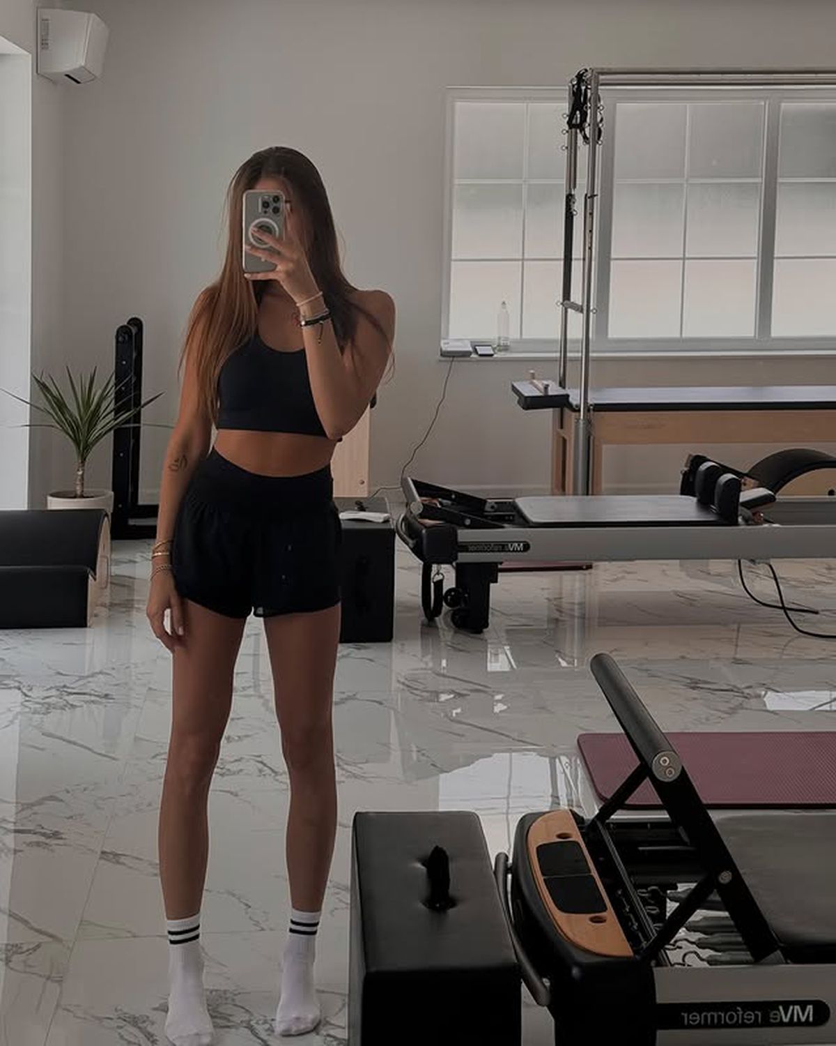 Fiica lui Adrian Ilie poate deveni una dintre cele mai bogate femei din România: implicată într-o afacere de sute de milioane de euro