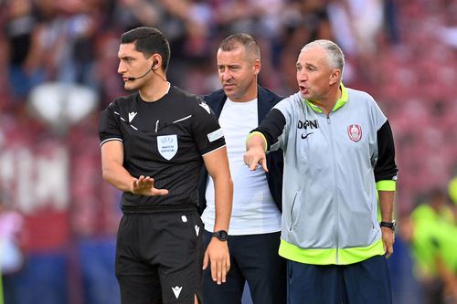 Dan Petrescu consideră că arbitrii străini îl tratează mai bine // foto: Imago Images