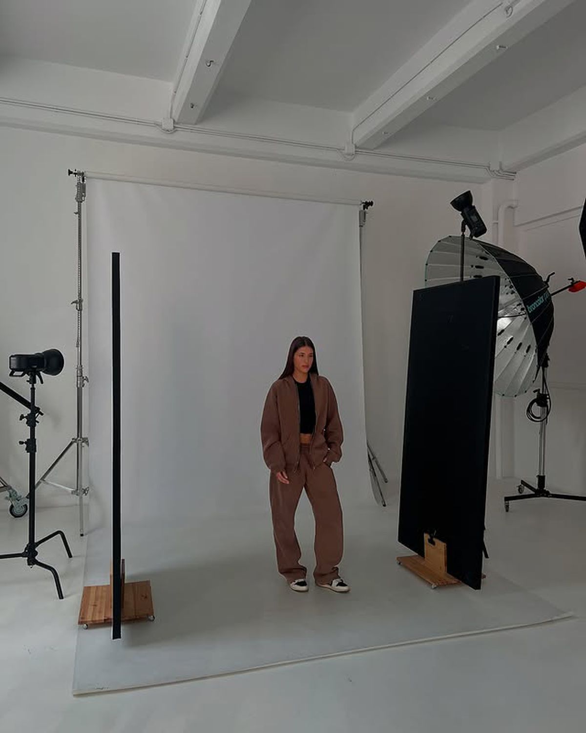 Fiica lui Adrian Ilie poate deveni una dintre cele mai bogate femei din România: implicată într-o afacere de sute de milioane de euro