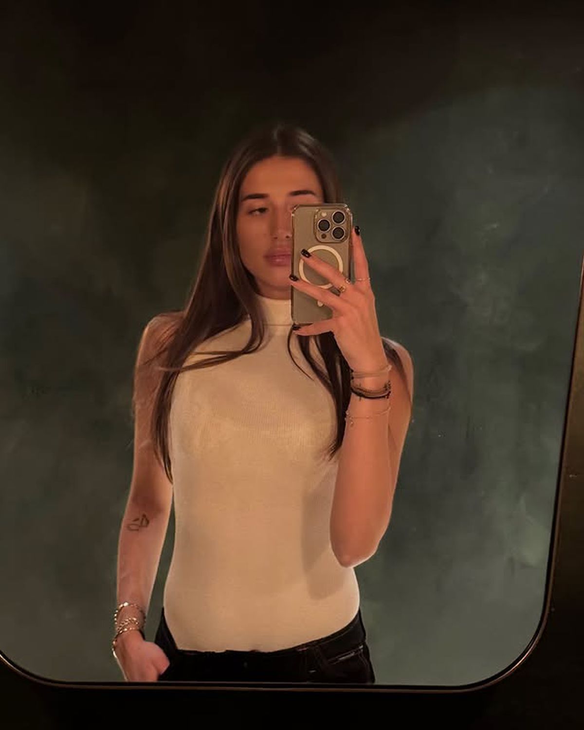 Fiica lui Adrian Ilie poate deveni una dintre cele mai bogate femei din România: implicată într-o afacere de sute de milioane de euro