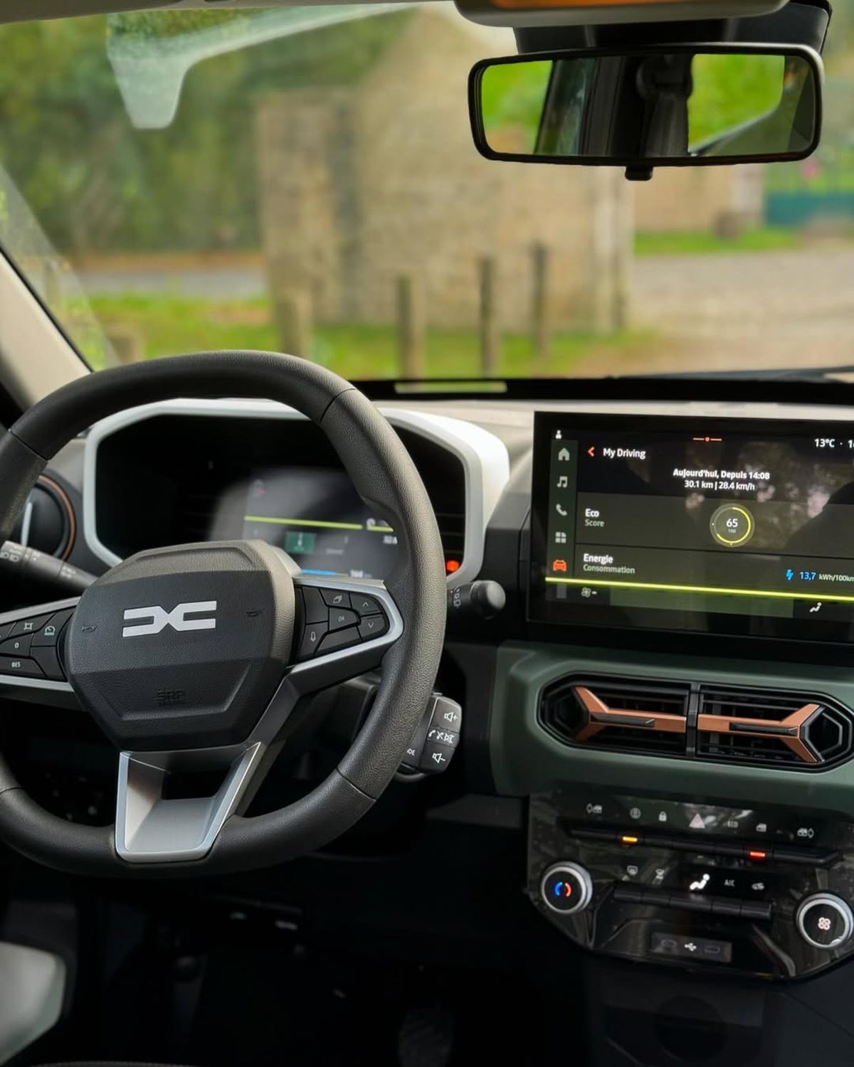 Situație neașteptată: Dacia a vândut o singură mașină Spring în iulie! Blocarea programului Rabla a „înghețat” vânzările