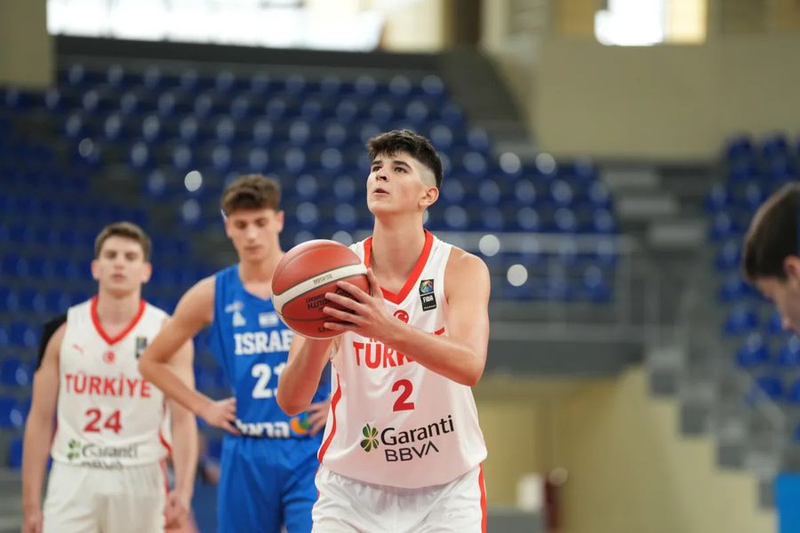 Un baschetbalist român a fost liderul naționalei Turciei la Campionatul European U16 » Echipa Semilunii s-a clasat pe poziția a 7-a