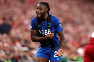 Suporterul lui Liverpool care l-ar fi insultat rasist pe Semenyo a fost reținut de poliție