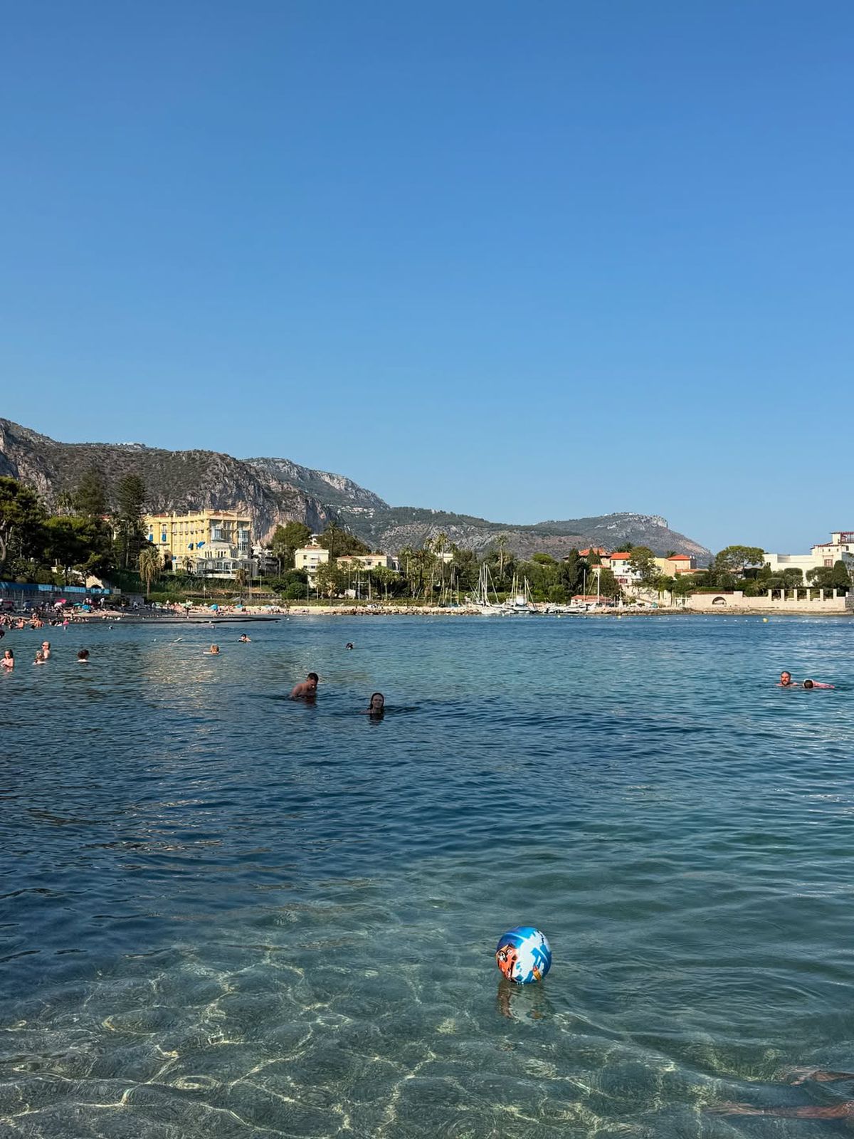 Simona Țăranu, vacanță de vis » Fotografii electrizante cu prezentatoarea TV: „Cam așa arată întreaga activitate”