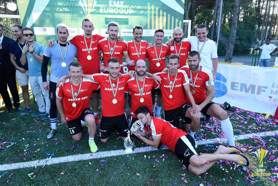 Românii au făcut spectacol în Italia » Danco Pro București este câștigătoarea primei ediții a Eurocup la minifotbal, după o finală sută la sută românească