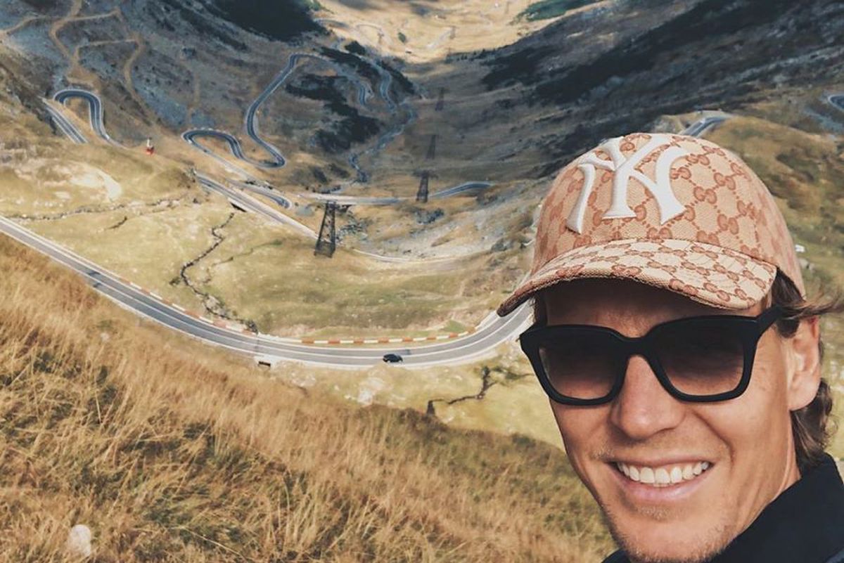 GALERIE FOTO A fost în Top 5, iar acum face reclamă României! Tomas Berdych s-a întâlnit cu ursul pe Transfăgărășan