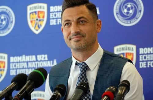 Mirel Rădoi (39 de ani), selecționerul naționalei, a declarat că, în viitor, postul lui ar trebui preluat de Adrian Mutu (41 de ani), în prezent selecționerul României U21.