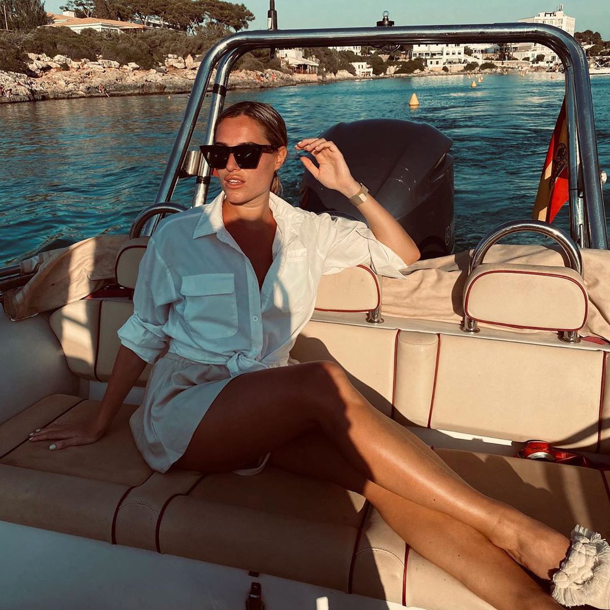 FOTO După 8 ani de relație cu soția fratelui, o legendă a fotbalului are acum o iubită cu 15 ani mai tânără!