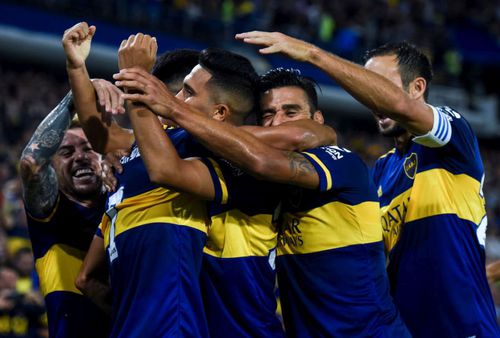Confederația sud-americană a permis celor de la Boca Juniors să călătorească și să evolueze în Paraguay, cu Libertad, susținând că fotbaliștii care au ieșit pozitiv au stat deja izolați peste 10 zile și nu mai sunt contagioși.
