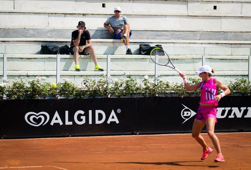 Simona Halep (28 de ani, 2 WTA) a învins-o în turul doi de la WTA Roma pe Jasmine Paolini (24 de ani, 99 WTA), scor 6-3, 6-4.