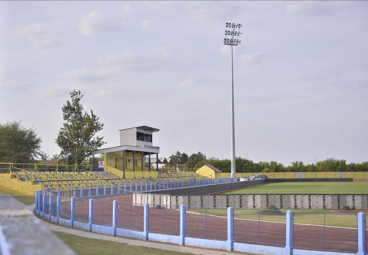Senta - locul unde se joacă Topola - FCSB