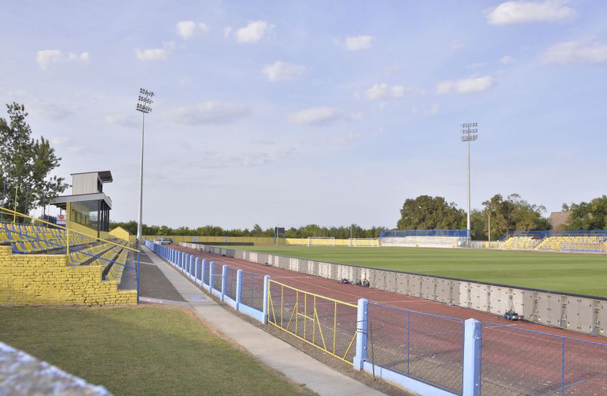 Senta - locul unde se joacă Topola - FCSB