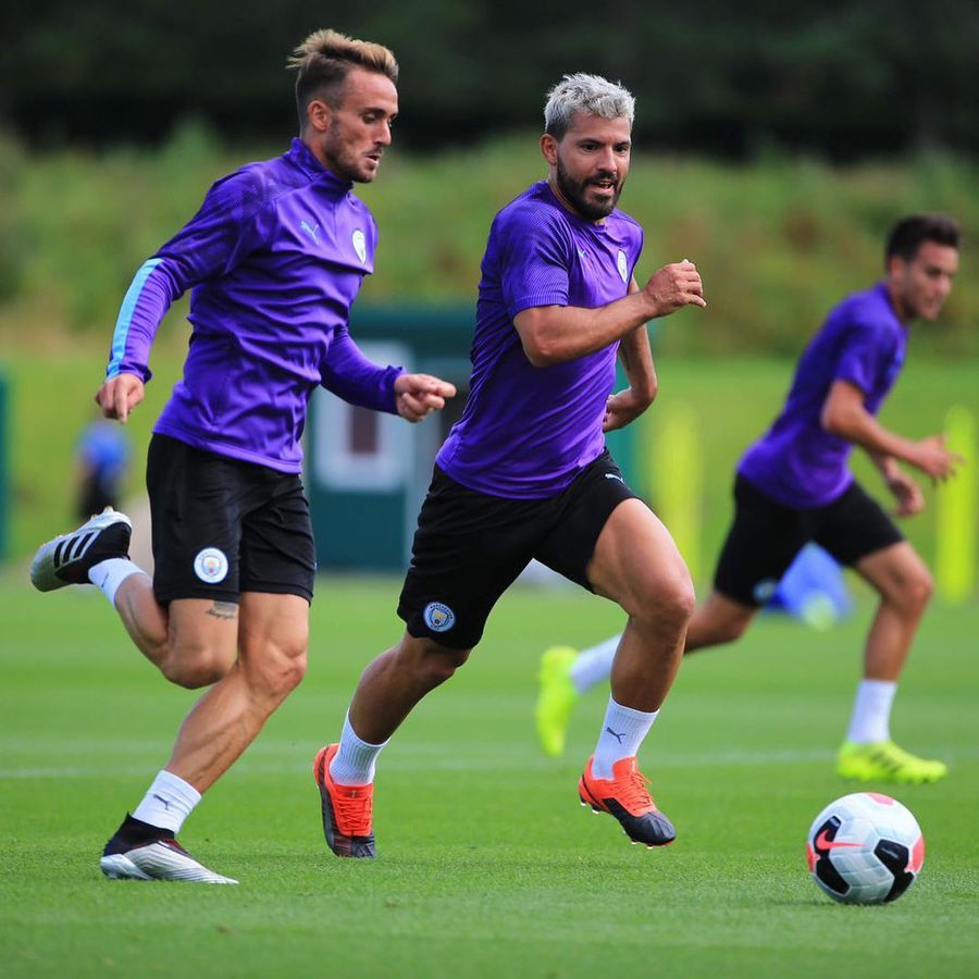 Garcia, în duel cu Aguero la antrenamentul lui City EXCLUSIV Dinamo trece la următorul nivel! Negociază un transfer colosal: mijlocașul care s-a despărțit de Manchester City în această vară