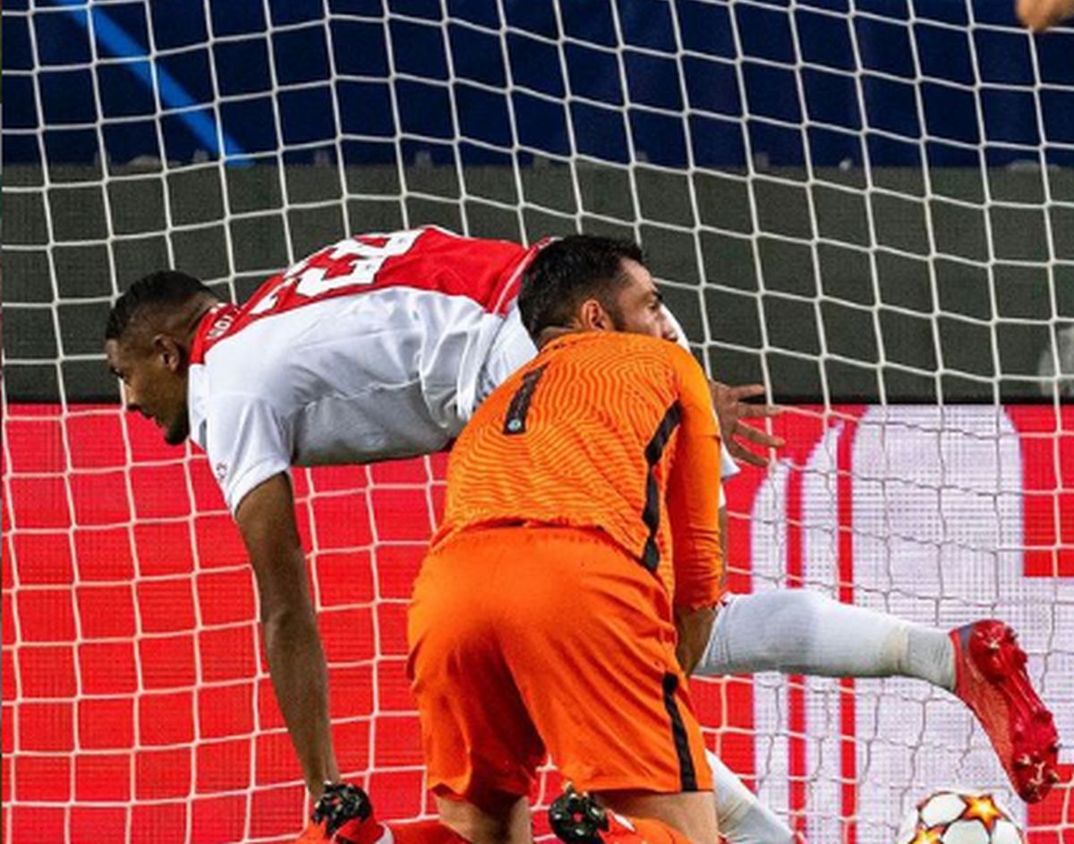 Sebastian Haller a înscris de 4 ori la debutul în Champions League! Recordul lui Van Basten, egalat