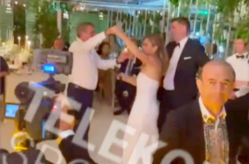 Simona Halep, a 11-a jucătoare a lumii, s-a căsătorit miercuri cu Toni Iuruc. Prezent la petrecere, Gică Hagi a făcut senzație pe ringul de dans.