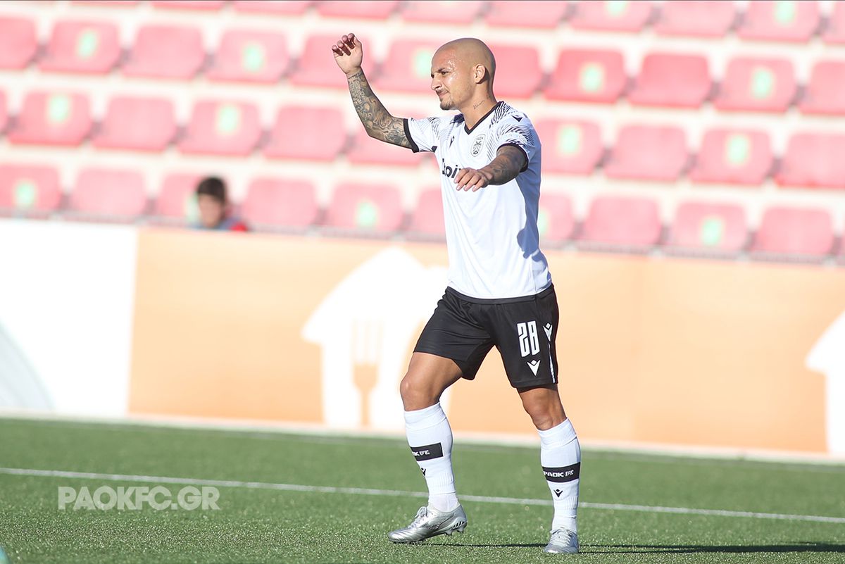 Cicâldău și Moruțan, martori la un autogol absolut incredibil » Portarul lui Lazio a prins mingea și a trimis-o în propria poartă