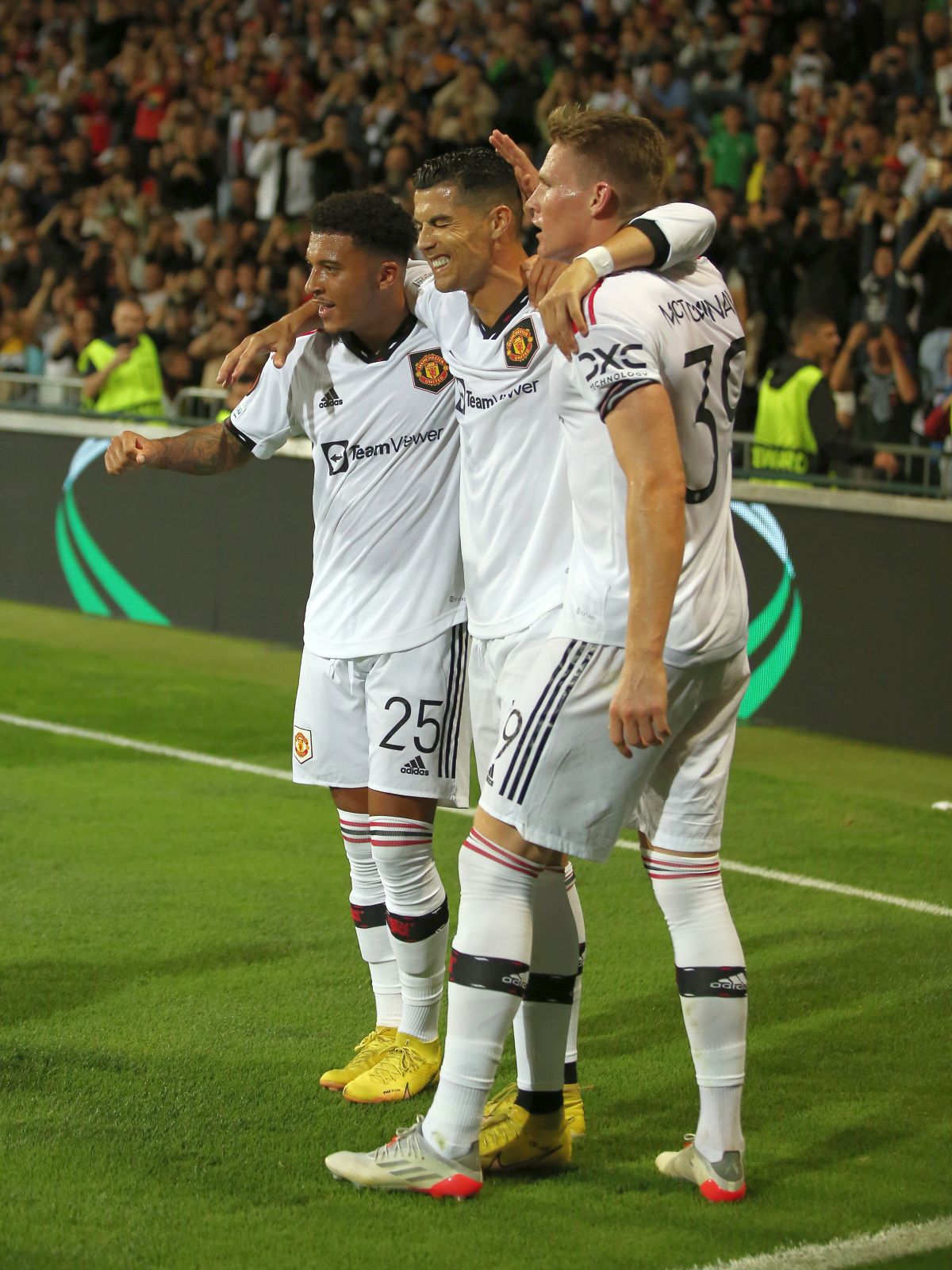 Gestul lui Ronaldo după Sheriff Tiraspol - Manchester United » Ce a făcut când un voluntar a venit să se pozeze cu el după meci