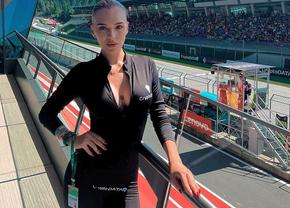 O româncă face senzație în MotoGP! Atrage toate privirile pe pistă