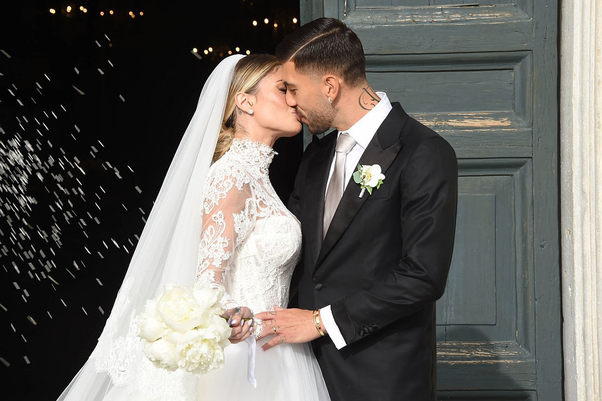 Triunghi amoros la naționala Italiei. O cunoscută influencer s-a cuplat cu doi mijlocași ai lui Luciano Spalletti: sunt și doi copii la mijloc