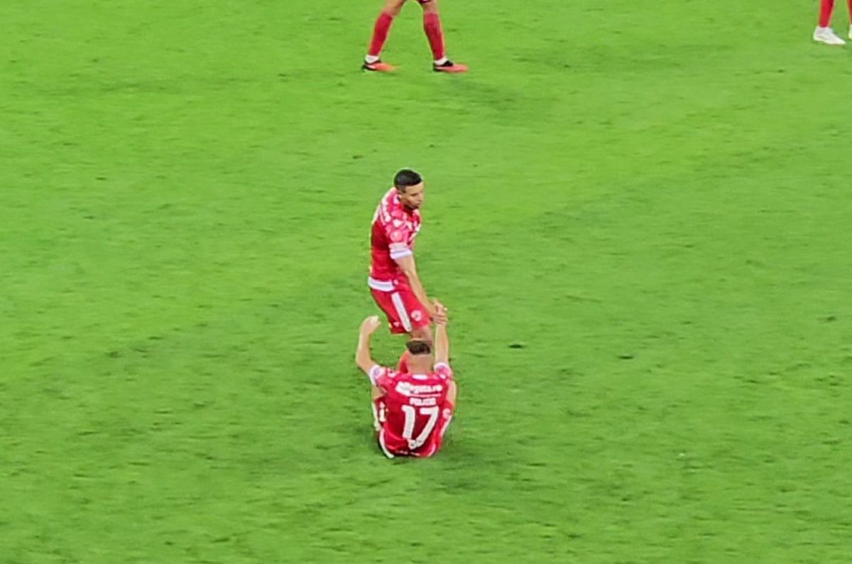 Lucas Alves, gesturi de lider la debutul oficial la Dinamo » Cum a impresionat căpitanul „câinilor”: „O decizie îndrăzneață”