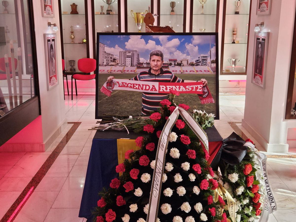 Familia Dinamo și-a luat rămas-bun de la Gigi Mulțescu și Valentin Samungi! Foștii mari sportivi au fost depuși la muzeul din Ștefan cel Mare + Momente copleșitoare cu Alexandru Băluță