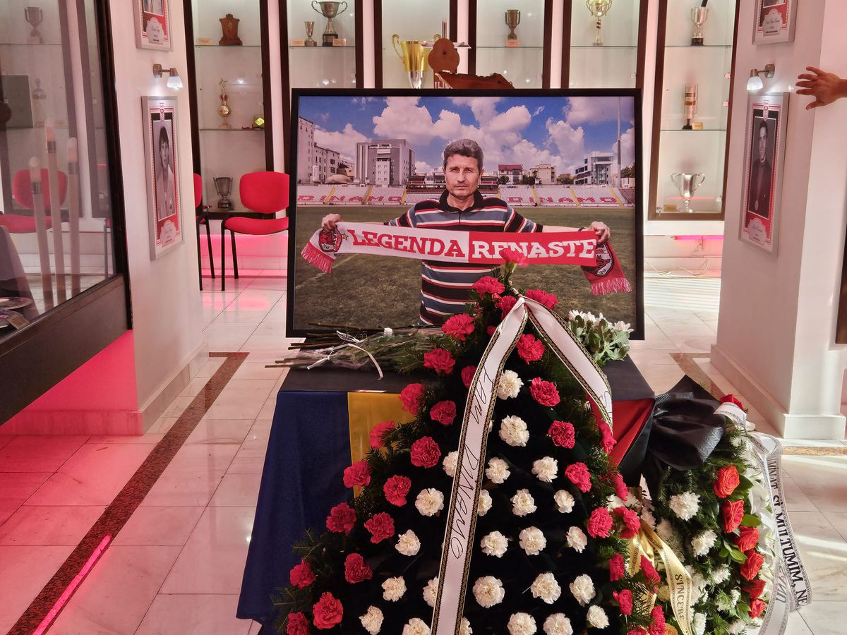 Familia Dinamo și-a luat rămas-bun de la Gigi Mulțescu și Valentin Samungi! Foștii mari sportivi au fost depuși la muzeul din Ștefan cel Mare + Momente copleșitoare cu Alexandru Băluță