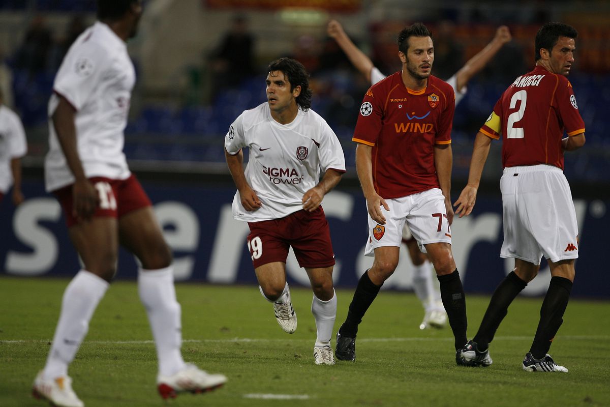 Fix 17 ani de când zidarul Culio a răpus gladiatorii » Imagini memorabile de pe Olimpico + Amintirile „Papei de la Roma”: „Fază tare cu Trică în vestiar”