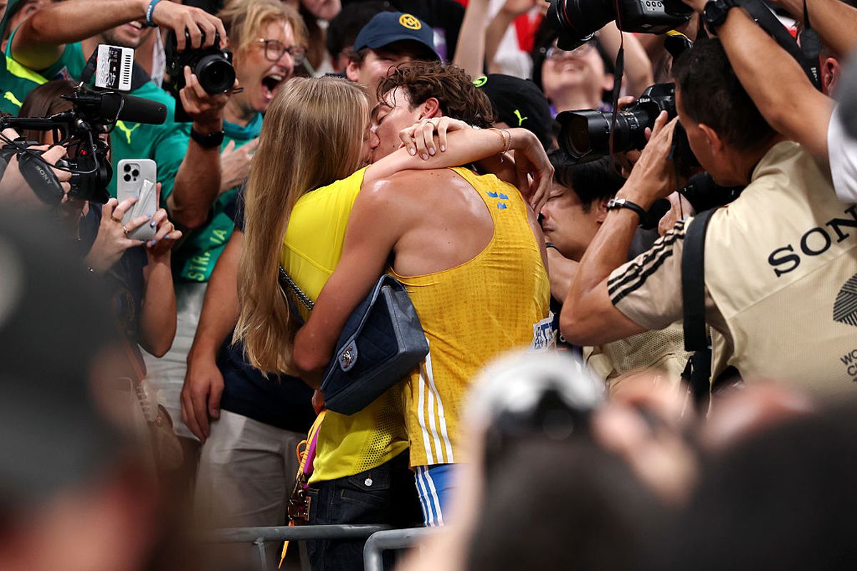 Desire e mereu acolo pentru „Mondo” Duplantis, sportivul momentului în lume » Scenă cu repetiție: sărutul de la Tokyo a devenit viral