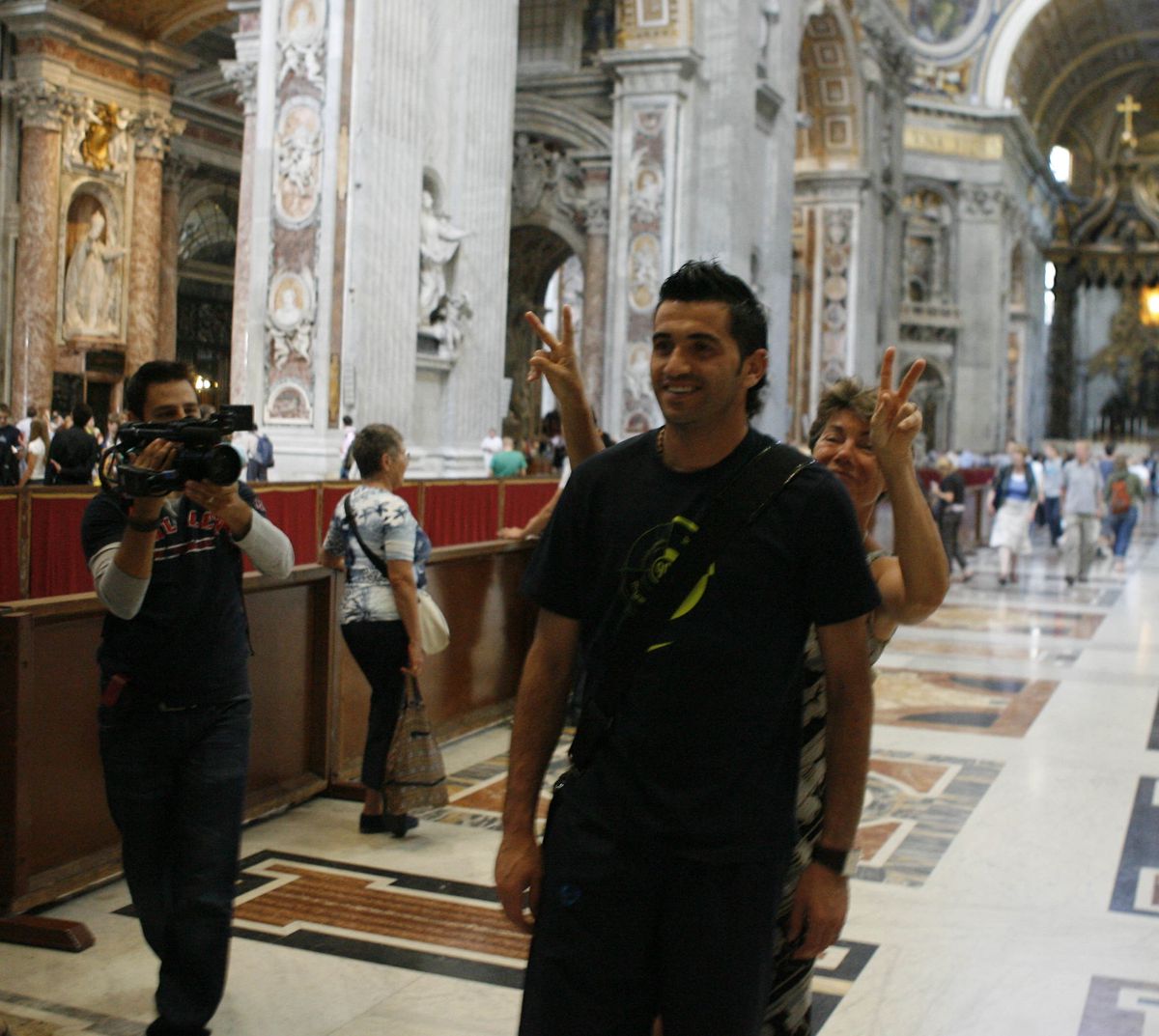 Fix 17 ani de când zidarul Culio a răpus gladiatorii » Imagini memorabile de pe Olimpico + Amintirile „Papei de la Roma”: „Fază tare cu Trică în vestiar”