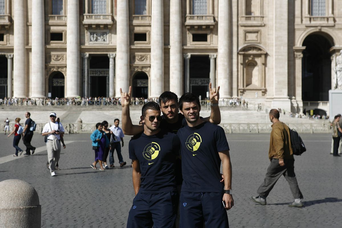 Fix 17 ani de când zidarul Culio a răpus gladiatorii » Imagini memorabile de pe Olimpico + Amintirile „Papei de la Roma”: „Fază tare cu Trică în vestiar”