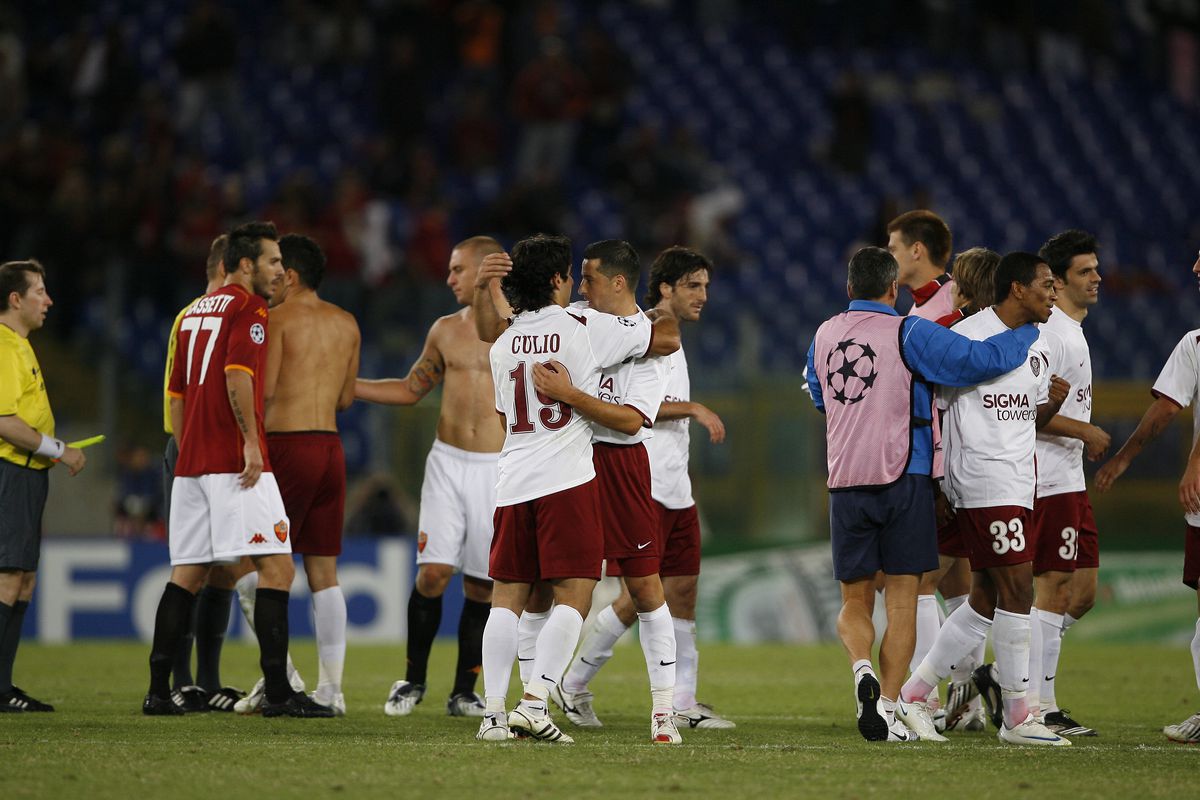 Fix 17 ani de când zidarul Culio a răpus gladiatorii » Imagini memorabile de pe Olimpico + Amintirile „Papei de la Roma”: „Fază tare cu Trică în vestiar”