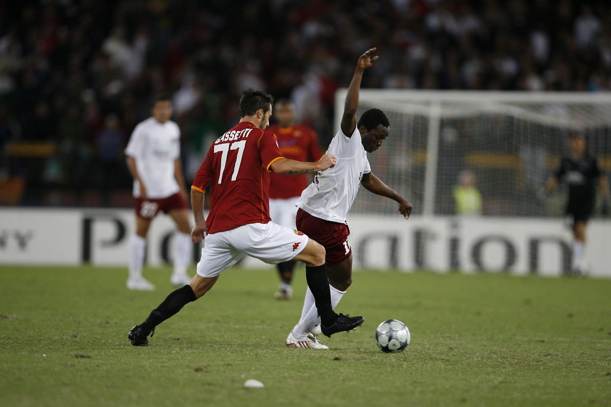 Fix 17 ani de când zidarul Culio a răpus gladiatorii » Imagini memorabile de pe Olimpico + Amintirile „Papei de la Roma”: „Fază tare cu Trică în vestiar”