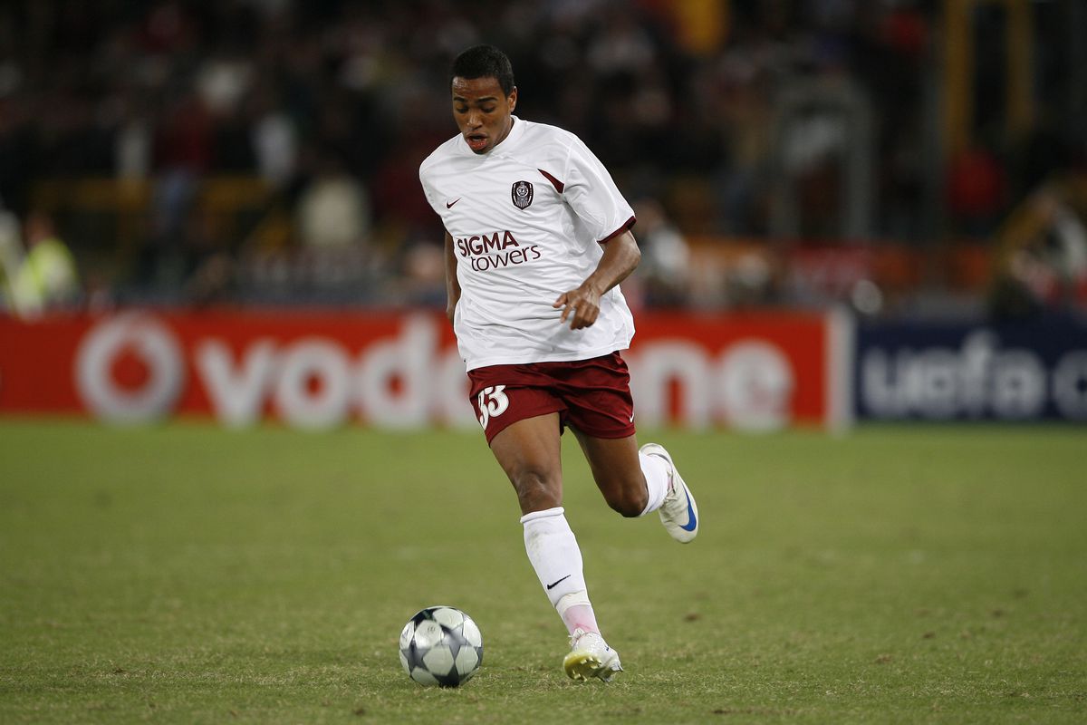 Fix 17 ani de când zidarul Culio a răpus gladiatorii » Imagini memorabile de pe Olimpico + Amintirile „Papei de la Roma”: „Fază tare cu Trică în vestiar”