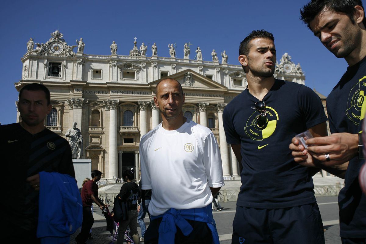 Fix 17 ani de când zidarul Culio a răpus gladiatorii » Imagini memorabile de pe Olimpico + Amintirile „Papei de la Roma”: „Fază tare cu Trică în vestiar”
